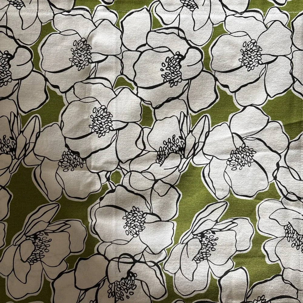 Crate & Barrel Lena Green floral Placemats Set Of 4, New Without Tags